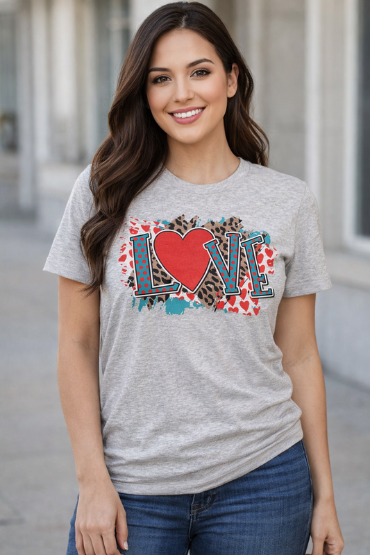 LOVE Graphic Tee 💋💕